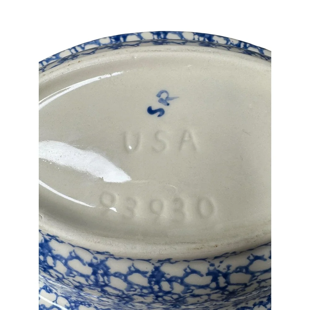 Vintage USA Pottery Blue White Sponge Ware Spatterware Oval Bowl Q3930 SR